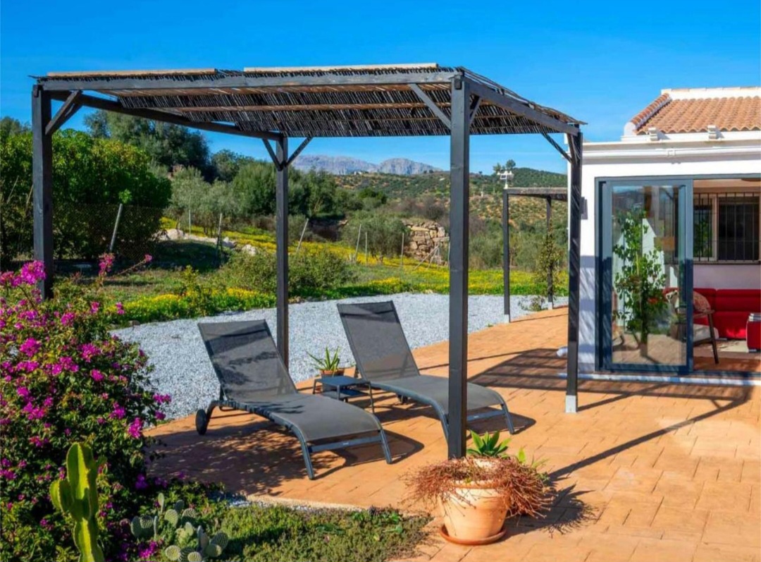 Preciosa villa de 3 dormitorios con vistas al pantano, piscina y excelente acceso