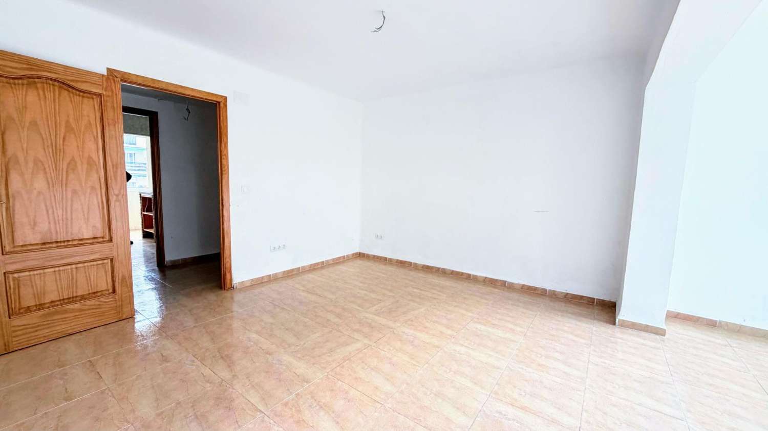 Acogedor piso reformado de 3 dormitorios y 1 baño, situado en la tranquila y bien comunicada zona de El Calvario.