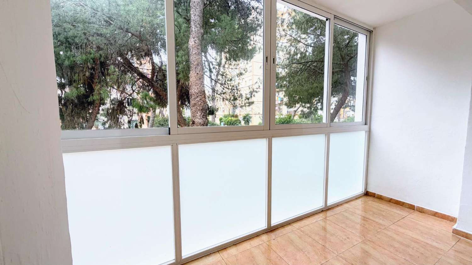 Acogedor piso reformado de 3 dormitorios y 1 baño, situado en la tranquila y bien comunicada zona de El Calvario.