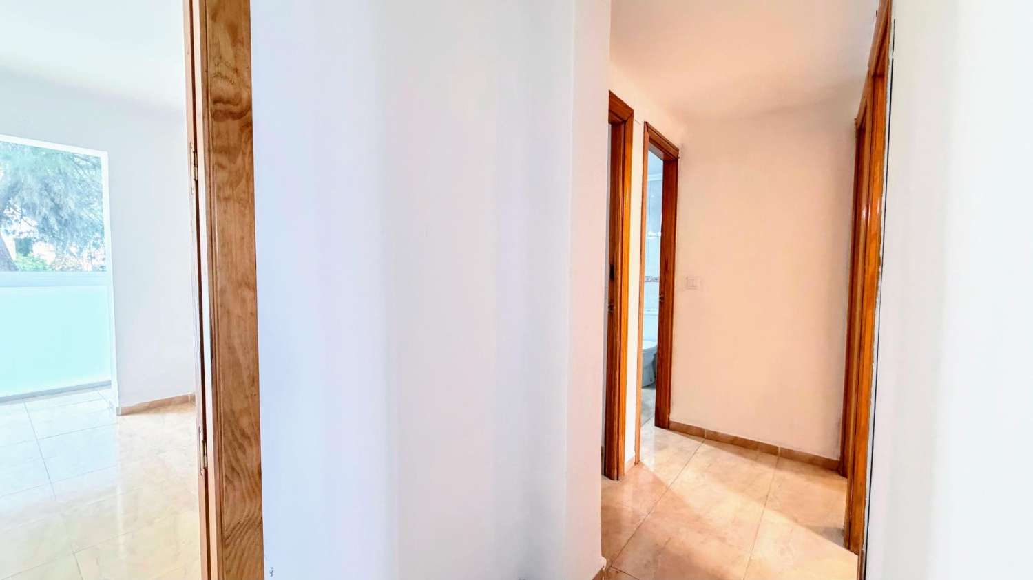 Acogedor piso reformado de 3 dormitorios y 1 baño, situado en la tranquila y bien comunicada zona de El Calvario.