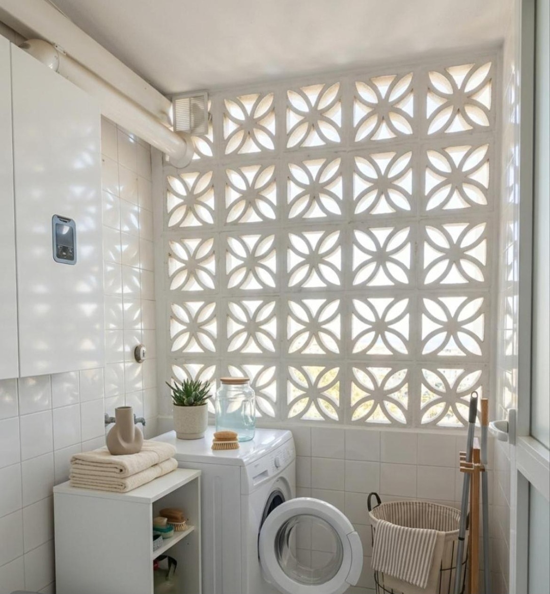 Piso con impresionantes vistas panorámicas al mar en urbanización con piscina en zona tranquila de Torremolinos