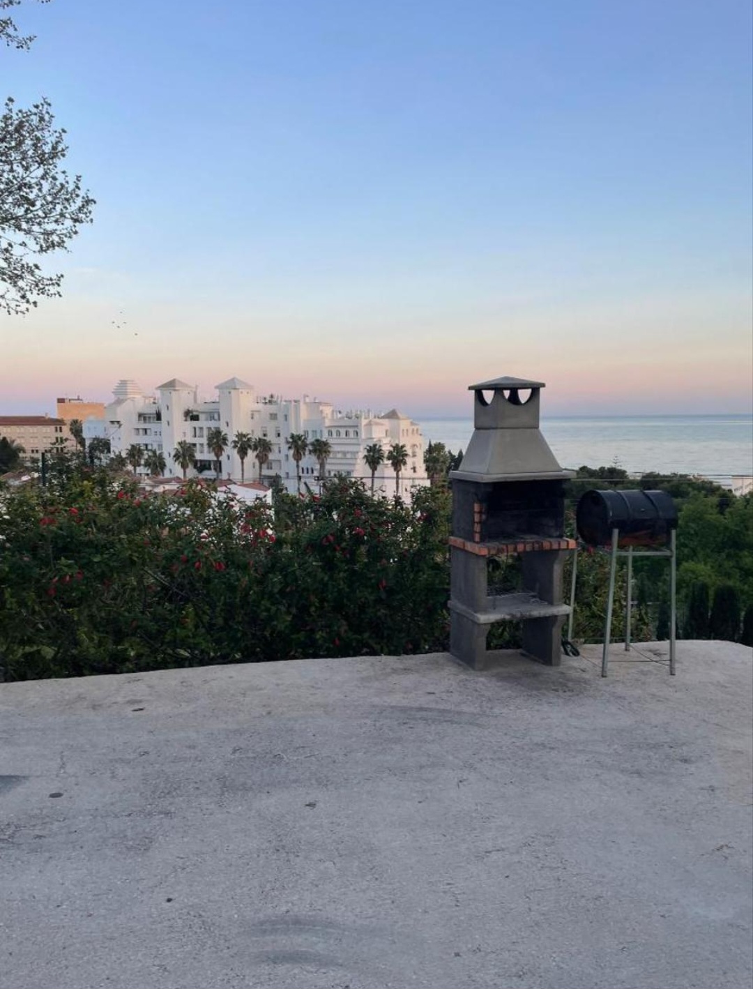 Piso con impresionantes vistas panorámicas al mar en urbanización con piscina en zona tranquila de Torremolinos