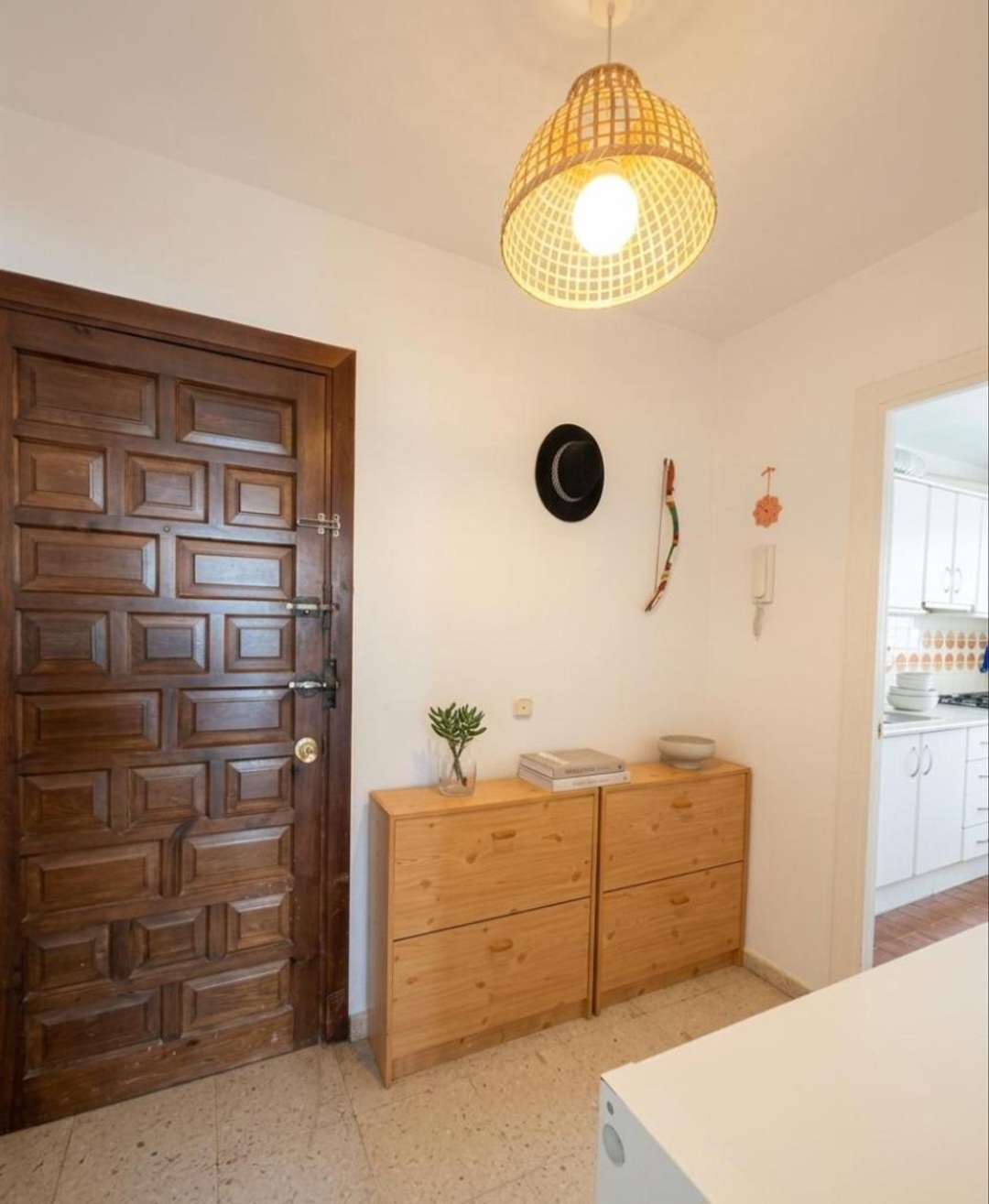 Piso con impresionantes vistas panorámicas al mar en urbanización con piscina en zona tranquila de Torremolinos