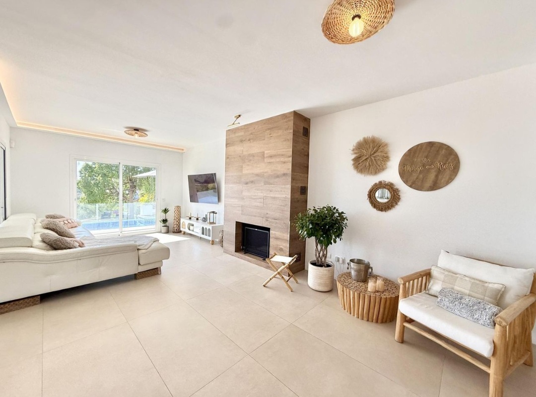 Villa contemporánea con vistas al mar, piscina privada y diseño de alta gama en Riviera del Sol, Mijas