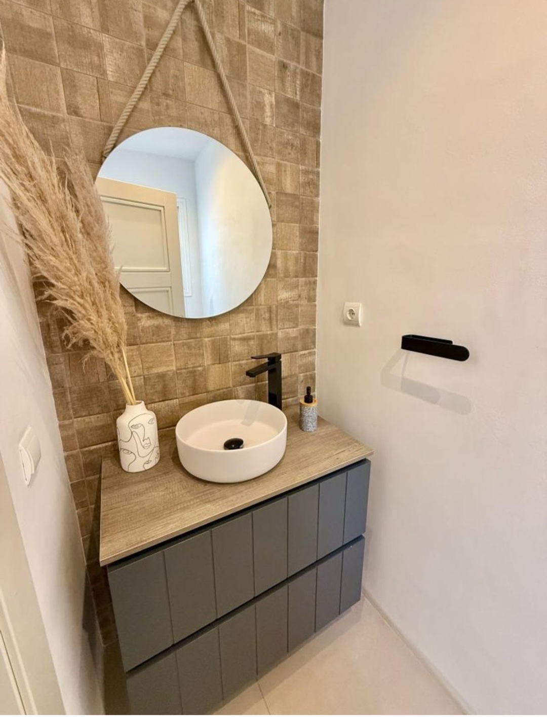 Villa contemporánea con vistas al mar, piscina privada y diseño de alta gama en Riviera del Sol, Mijas