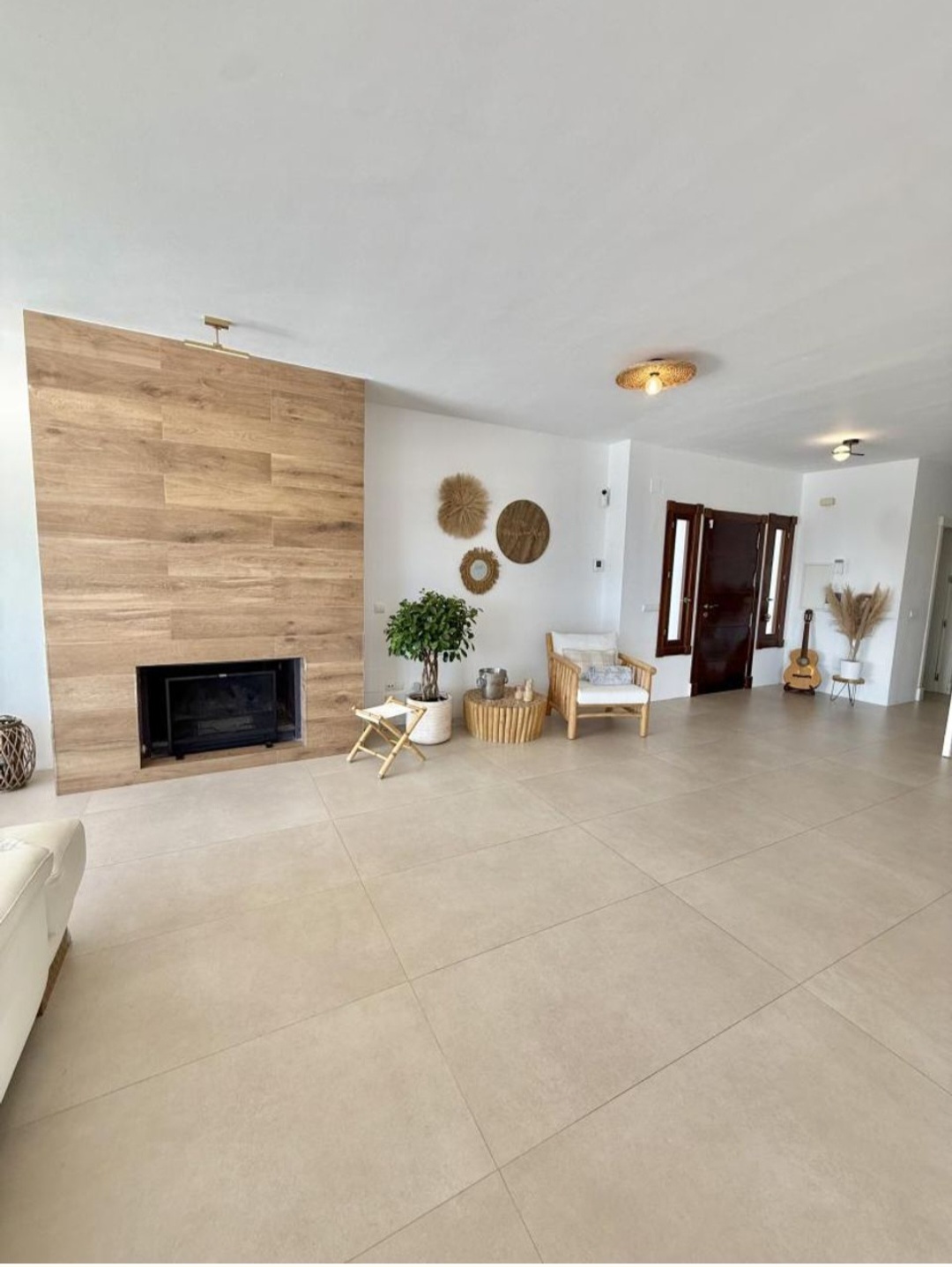 Villa contemporánea con vistas al mar, piscina privada y diseño de alta gama en Riviera del Sol, Mijas