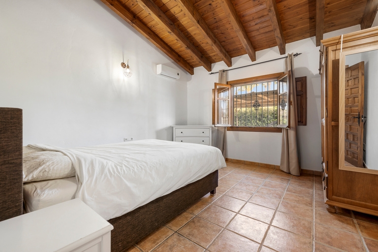 Finca rústica con dos viviendas independientes y piscinas privadas – Alhaurín el Grande / Cártama