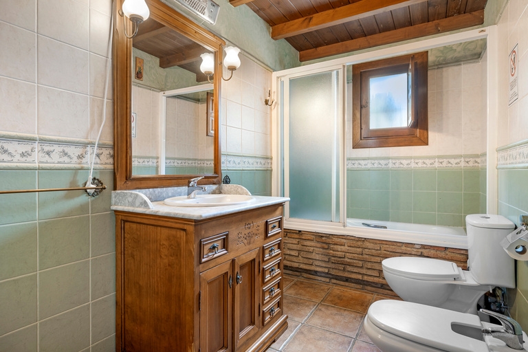 Finca rústica con dos viviendas independientes y piscinas privadas – Alhaurín el Grande / Cártama