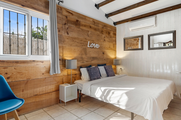 Finca rústica con dos viviendas independientes y piscinas privadas – Alhaurín el Grande / Cártama