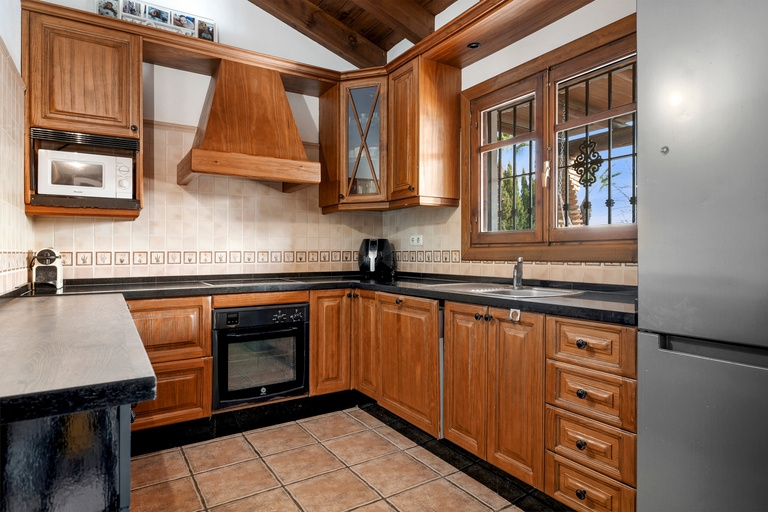 Finca rústica con dos viviendas independientes y piscinas privadas – Alhaurín el Grande / Cártama