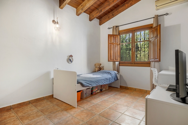 Finca rústica con dos viviendas independientes y piscinas privadas – Alhaurín el Grande / Cártama