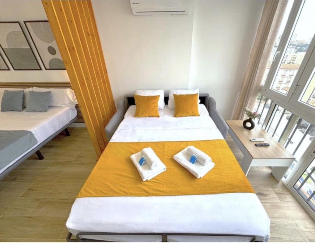 Precioso estudio con vistas al mar y licencia turística en Montemar (Torremolinos)