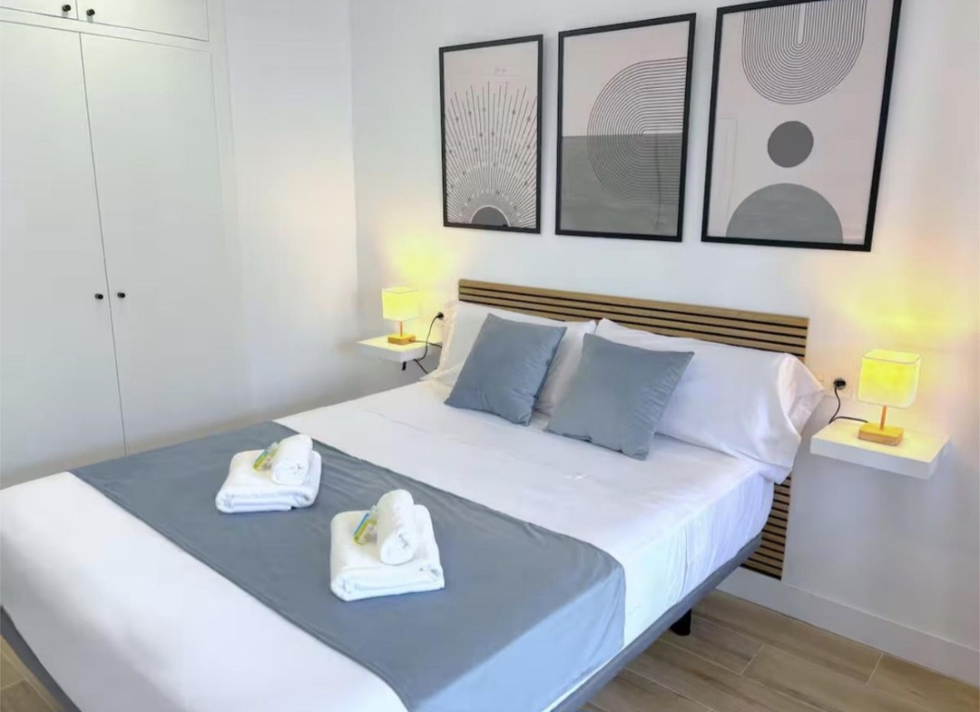 Precioso estudio con vistas al mar y licencia turística en Montemar (Torremolinos)