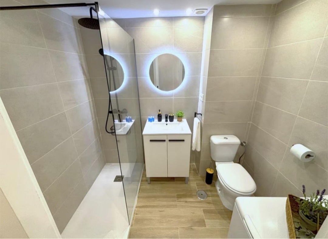 Precioso estudio con vistas al mar y licencia turística en Montemar (Torremolinos)