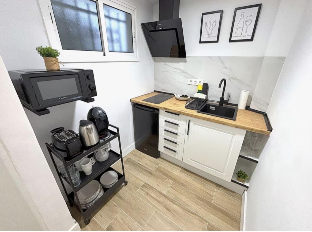 Precioso estudio con vistas al mar y licencia turística en Montemar (Torremolinos)