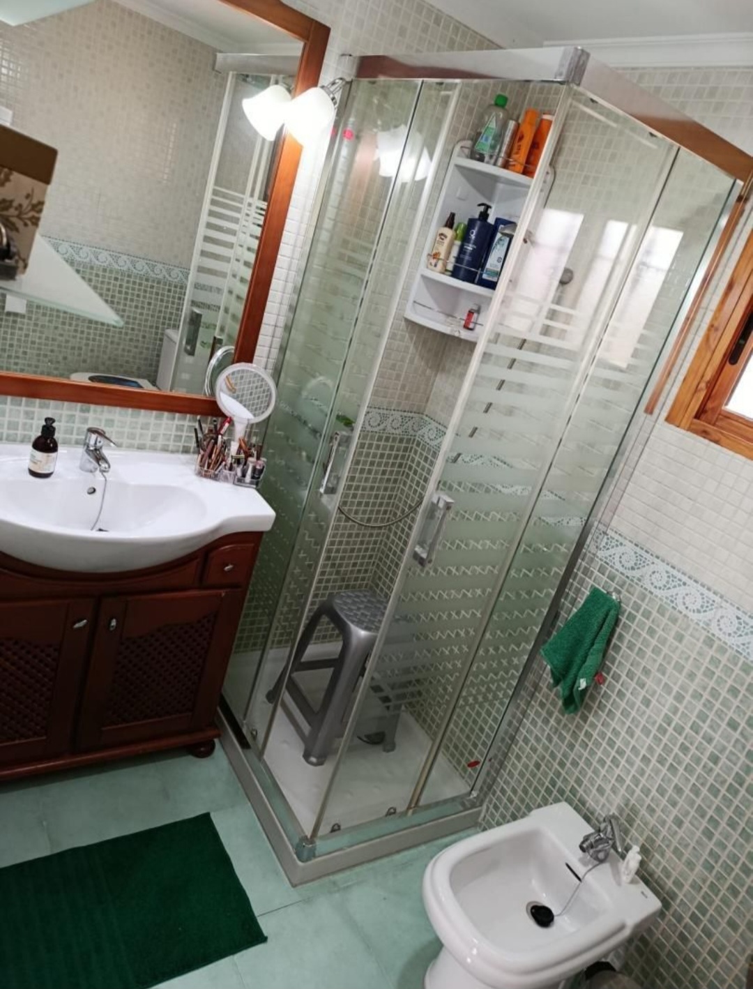 Chalet independiente reformado con dos viviendas, jardín y amplias terrazas en Olias