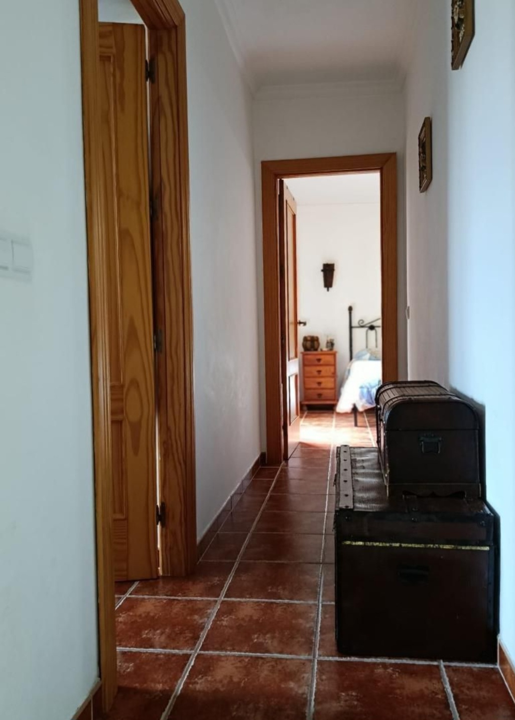 Chalet independiente reformado con dos viviendas, jardín y amplias terrazas en Olias