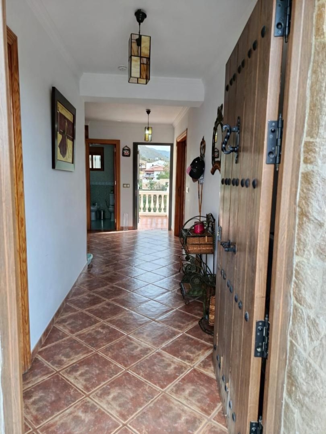 Chalet independiente reformado con dos viviendas, jardín y amplias terrazas en Olias