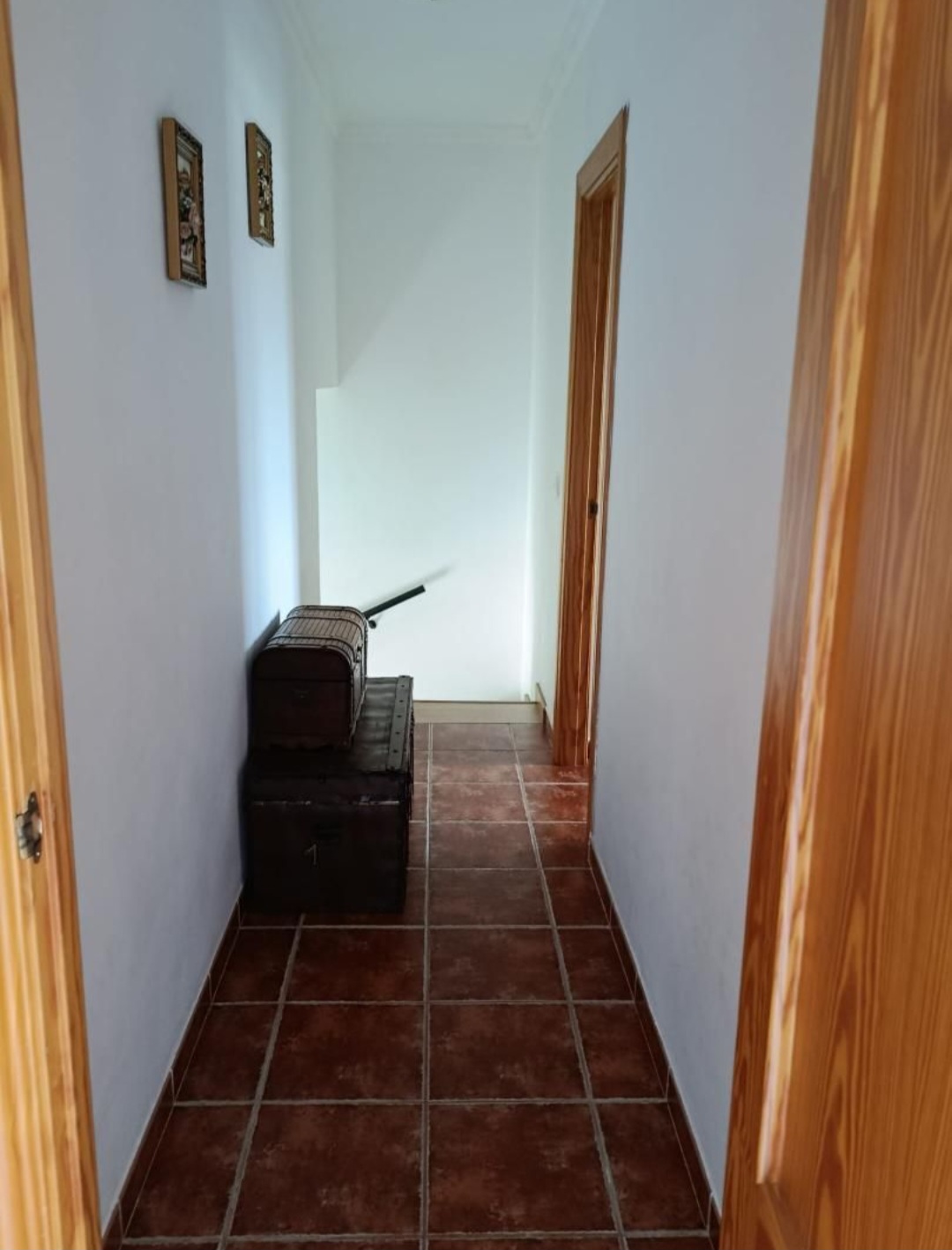 Chalet independiente reformado con dos viviendas, jardín y amplias terrazas en Olias