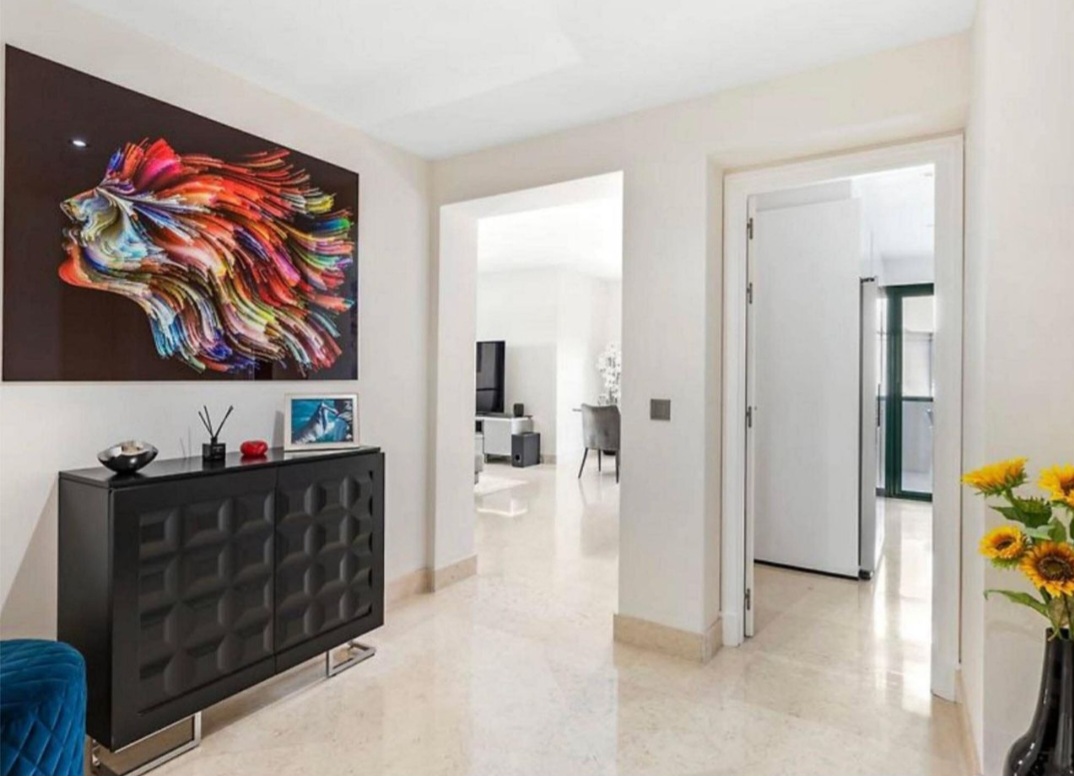 Exclusivo Bajo de Esquina en Capanes del Golf, Benahavís