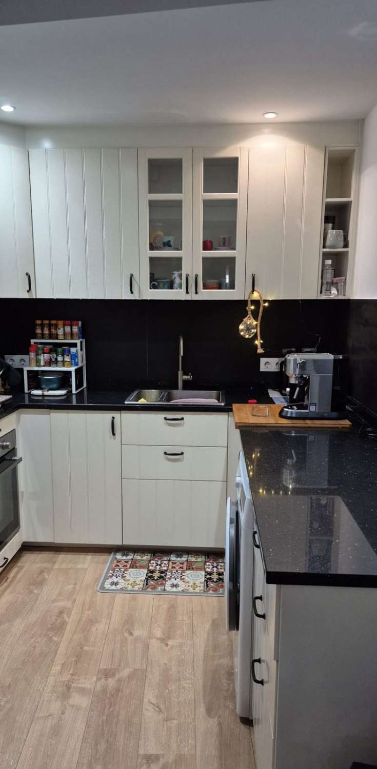 TRADICIÓN Y DISEÑO CONTEMPORÁNEO CON SOLÁRIUM Y VISTAS AL VALLE EN EL CORAZÓN DE ALHAURÍN