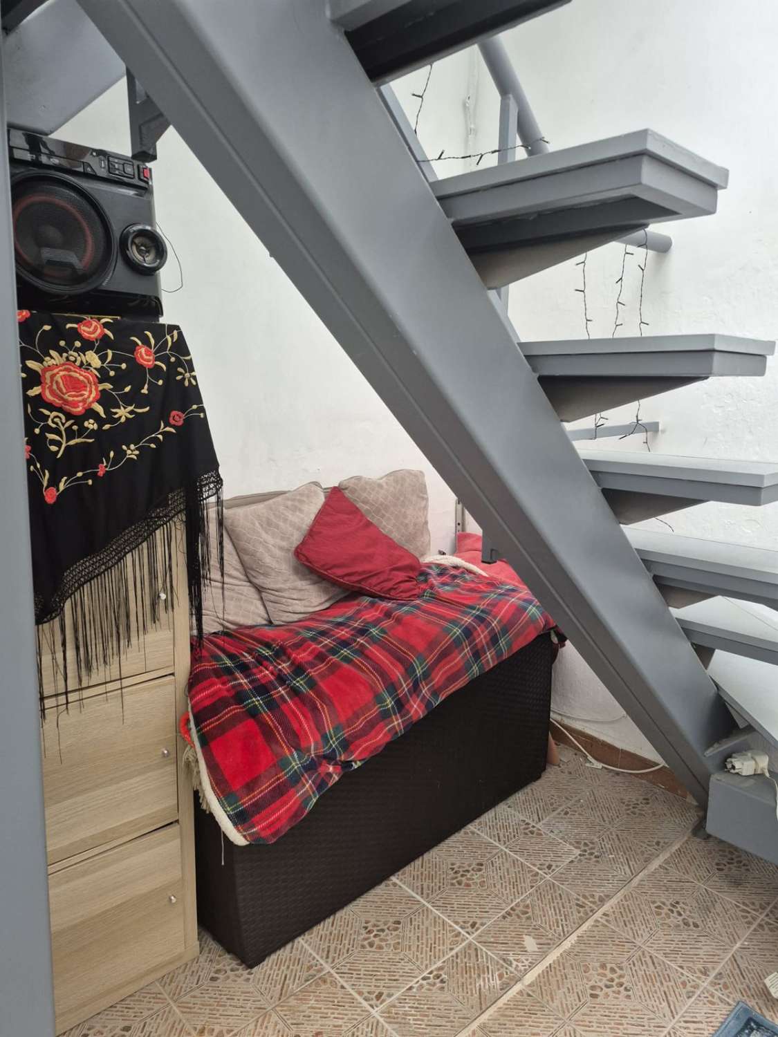 TRADICIÓN Y DISEÑO CONTEMPORÁNEO CON SOLÁRIUM Y VISTAS AL VALLE EN EL CORAZÓN DE ALHAURÍN