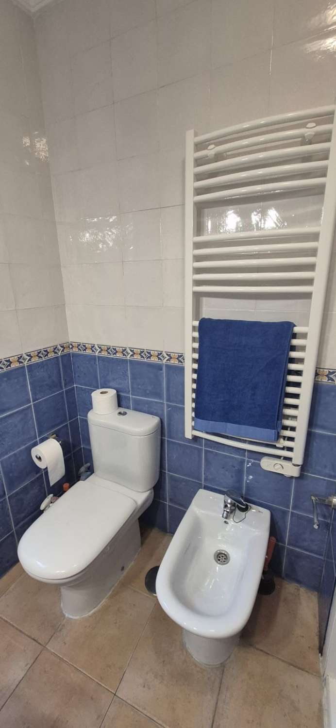 TRADICIÓN Y DISEÑO CONTEMPORÁNEO CON SOLÁRIUM Y VISTAS AL VALLE EN EL CORAZÓN DE ALHAURÍN