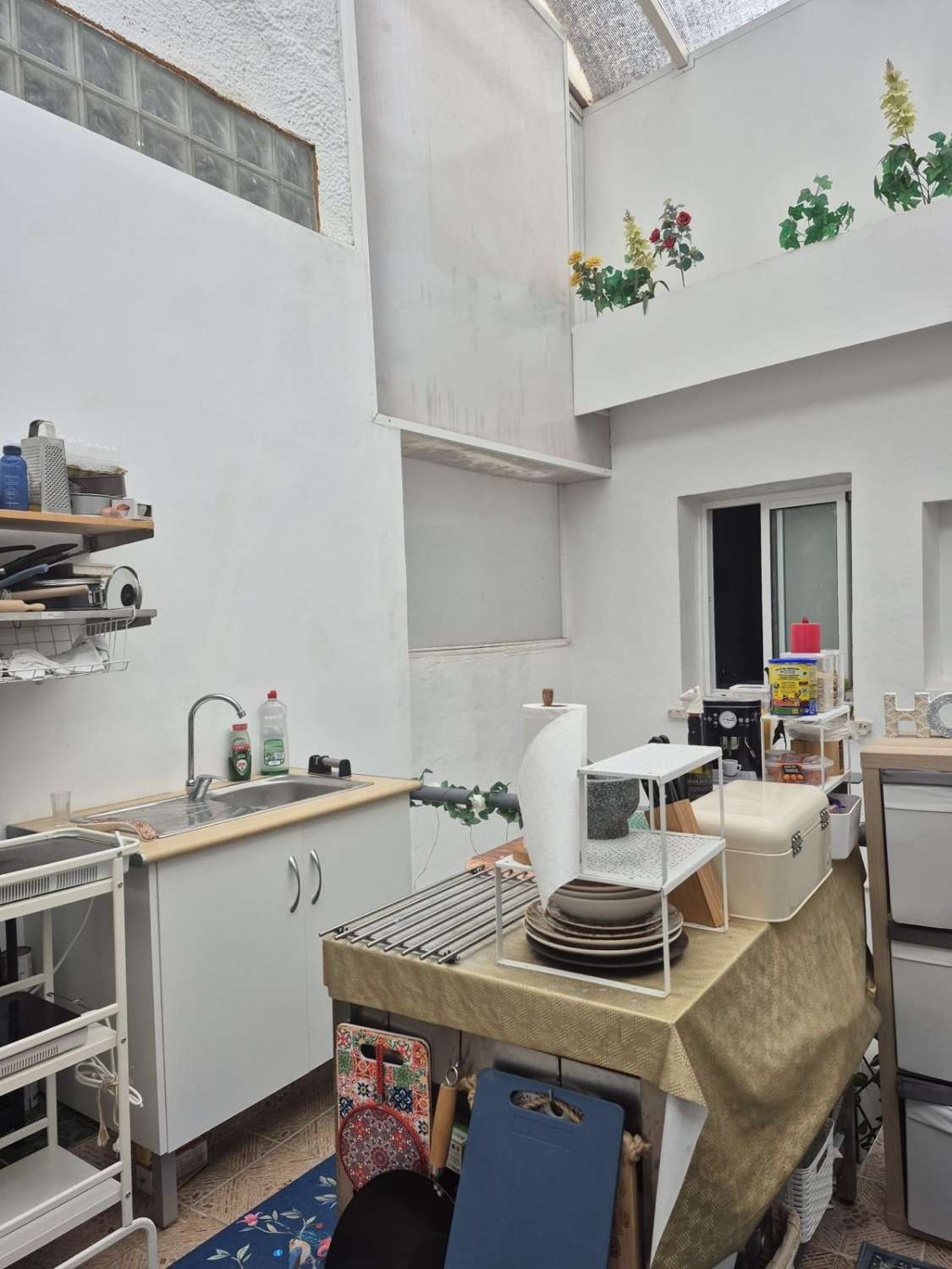 TRADICIÓN Y DISEÑO CONTEMPORÁNEO CON SOLÁRIUM Y VISTAS AL VALLE EN EL CORAZÓN DE ALHAURÍN