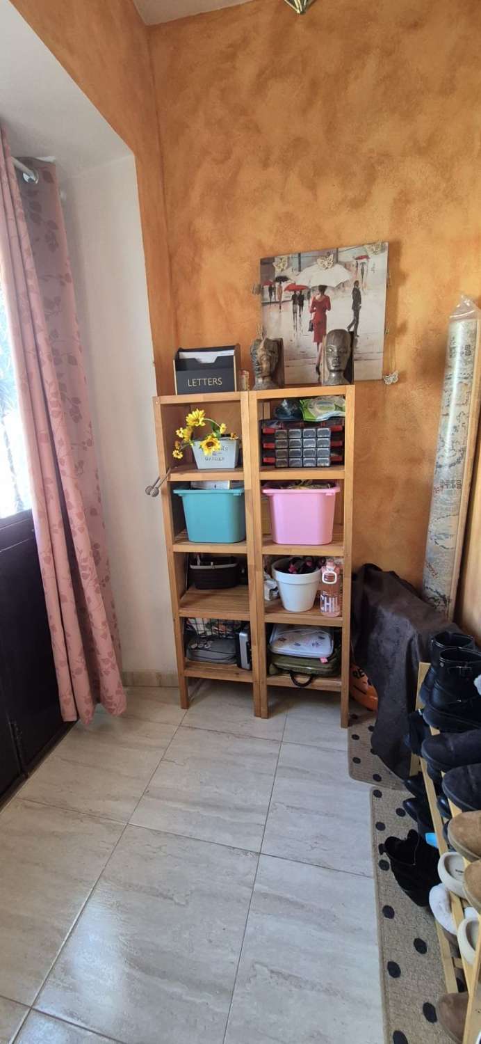 TRADICIÓN Y DISEÑO CONTEMPORÁNEO CON SOLÁRIUM Y VISTAS AL VALLE EN EL CORAZÓN DE ALHAURÍN