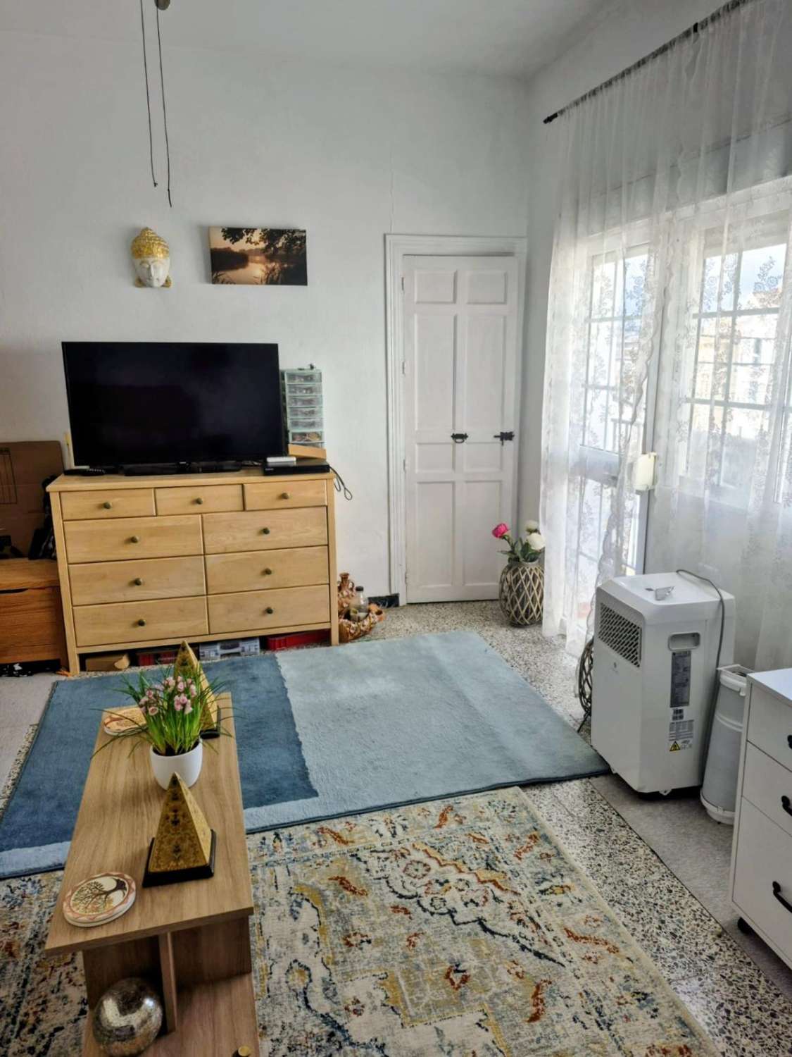 TRADICIÓN Y DISEÑO CONTEMPORÁNEO CON SOLÁRIUM Y VISTAS AL VALLE EN EL CORAZÓN DE ALHAURÍN