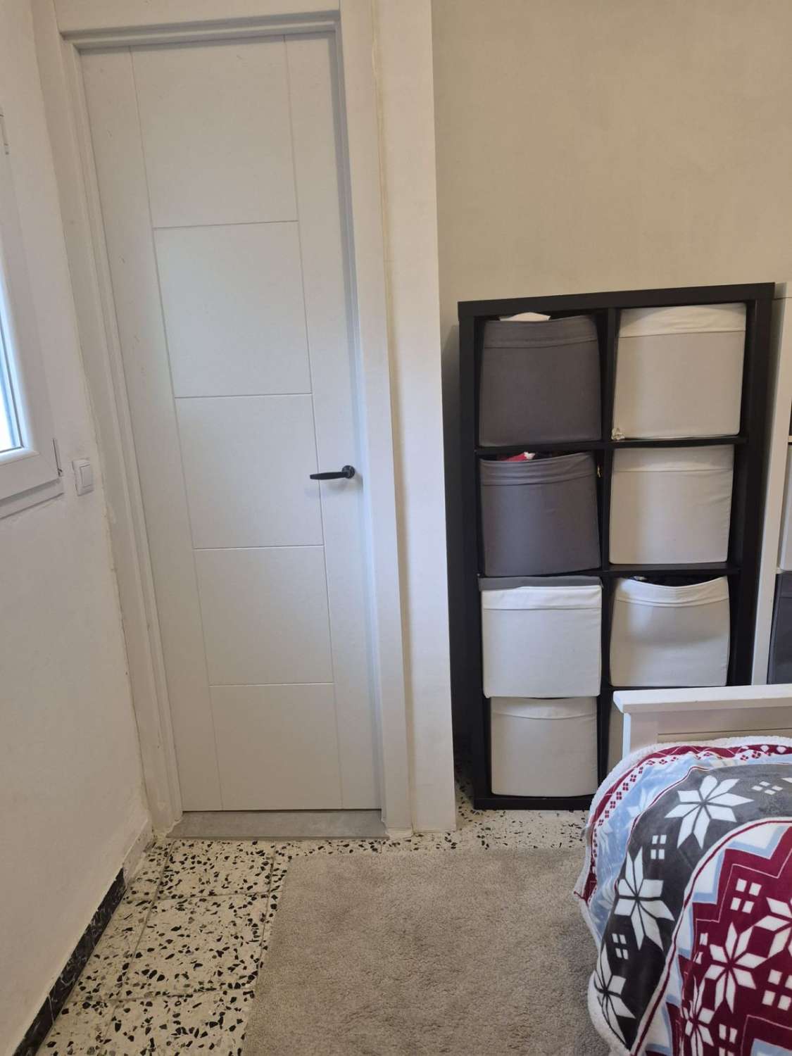 TRADICIÓN Y DISEÑO CONTEMPORÁNEO CON SOLÁRIUM Y VISTAS AL VALLE EN EL CORAZÓN DE ALHAURÍN