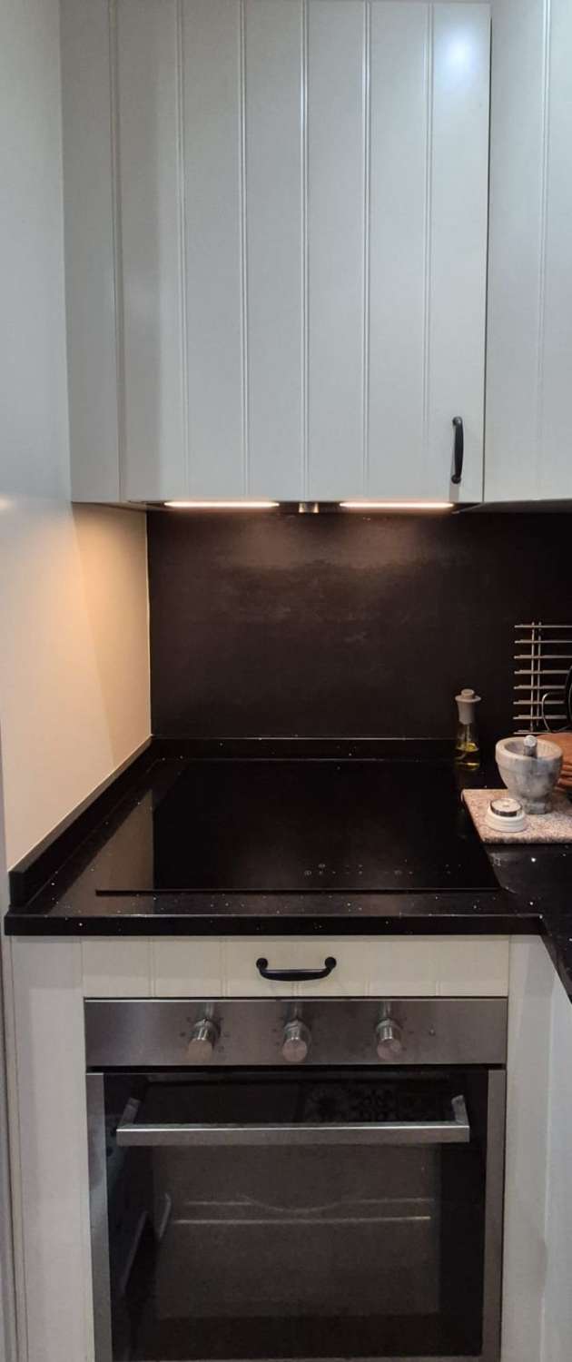 TRADICIÓN Y DISEÑO CONTEMPORÁNEO CON SOLÁRIUM Y VISTAS AL VALLE EN EL CORAZÓN DE ALHAURÍN