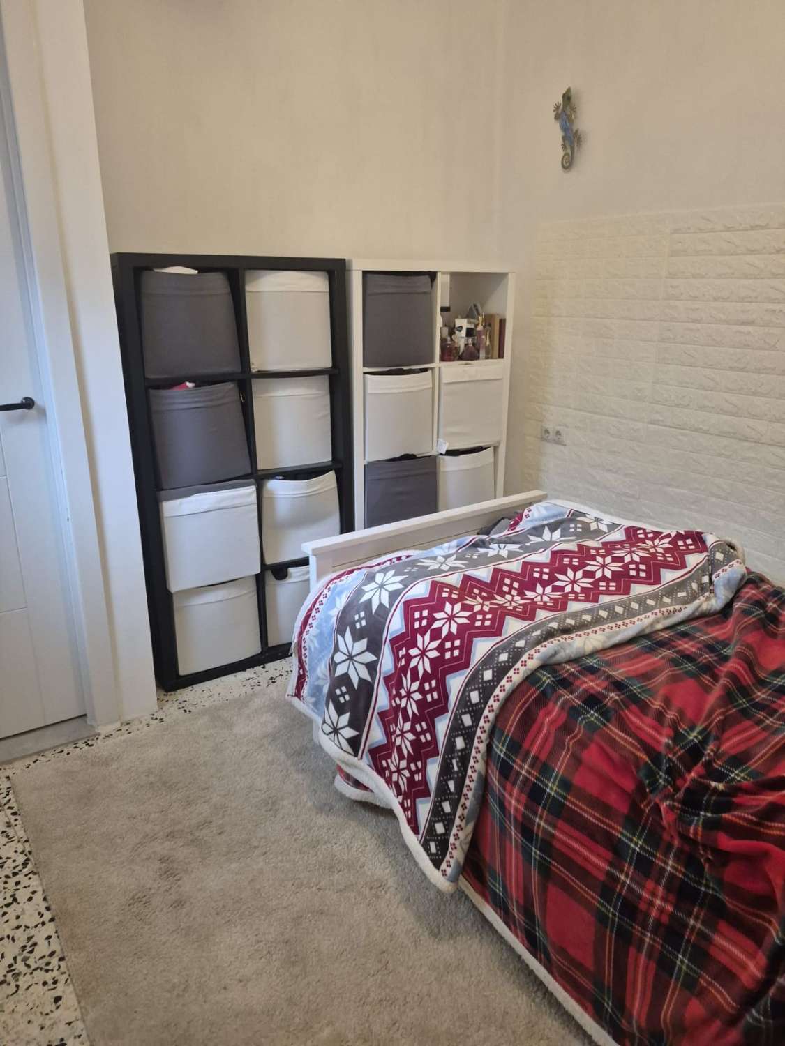 TRADICIÓN Y DISEÑO CONTEMPORÁNEO CON SOLÁRIUM Y VISTAS AL VALLE EN EL CORAZÓN DE ALHAURÍN