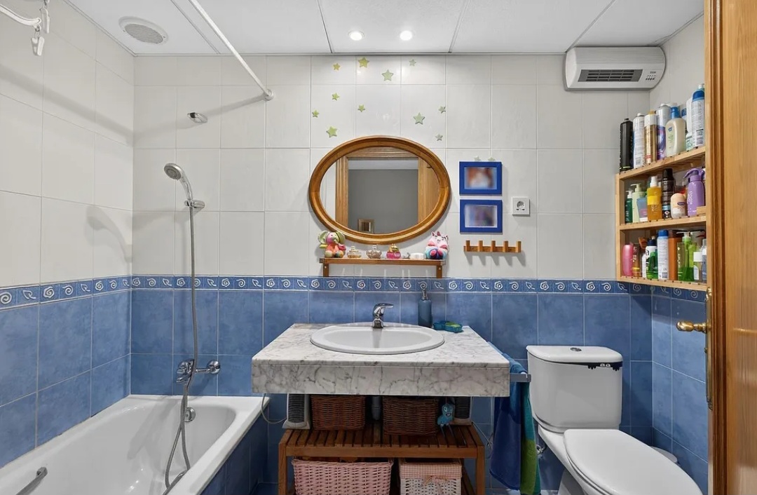 Impresionante chalet adosado en urbanización exclusiva con piscina en Capellanía, Alhaurín de la Torre