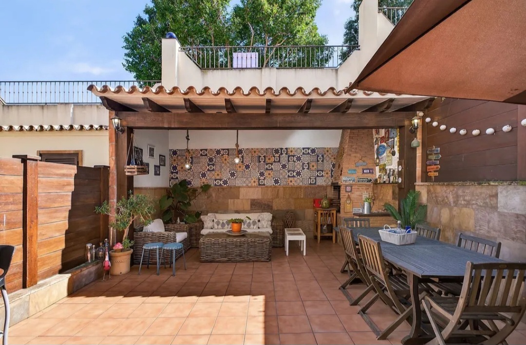 Impresionante chalet adosado en urbanización exclusiva con piscina en Capellanía, Alhaurín de la Torre