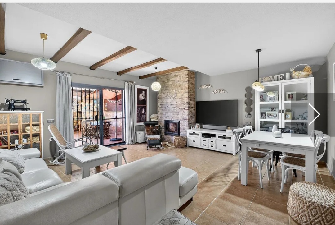 Impresionante chalet adosado en urbanización exclusiva con piscina en Capellanía, Alhaurín de la Torre