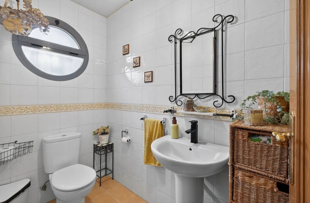 Impresionante chalet adosado en urbanización exclusiva con piscina en Capellanía, Alhaurín de la Torre