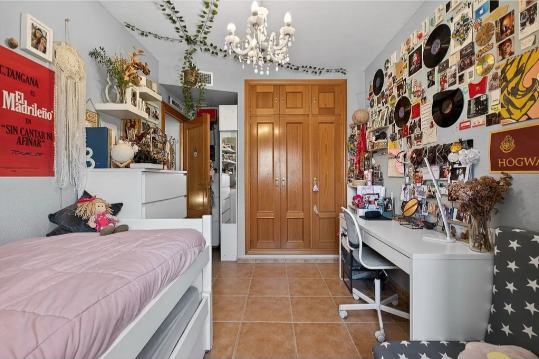 Impresionante chalet adosado en urbanización exclusiva con piscina en Capellanía, Alhaurín de la Torre