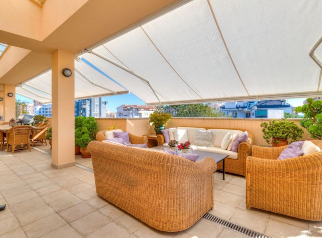 Ático exclusivo de 4 dormitorios con gran terraza en el corazón de Fuengirola
