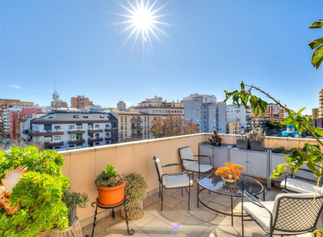 Ático exclusivo de 4 dormitorios con gran terraza en el corazón de Fuengirola