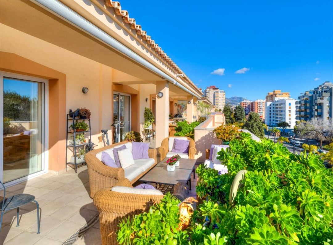 Ático exclusivo de 4 dormitorios con gran terraza en el corazón de Fuengirola