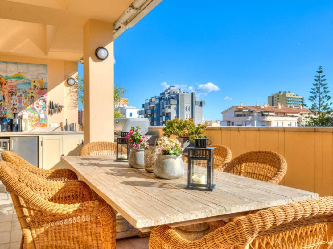 Ático exclusivo de 4 dormitorios con gran terraza en el corazón de Fuengirola