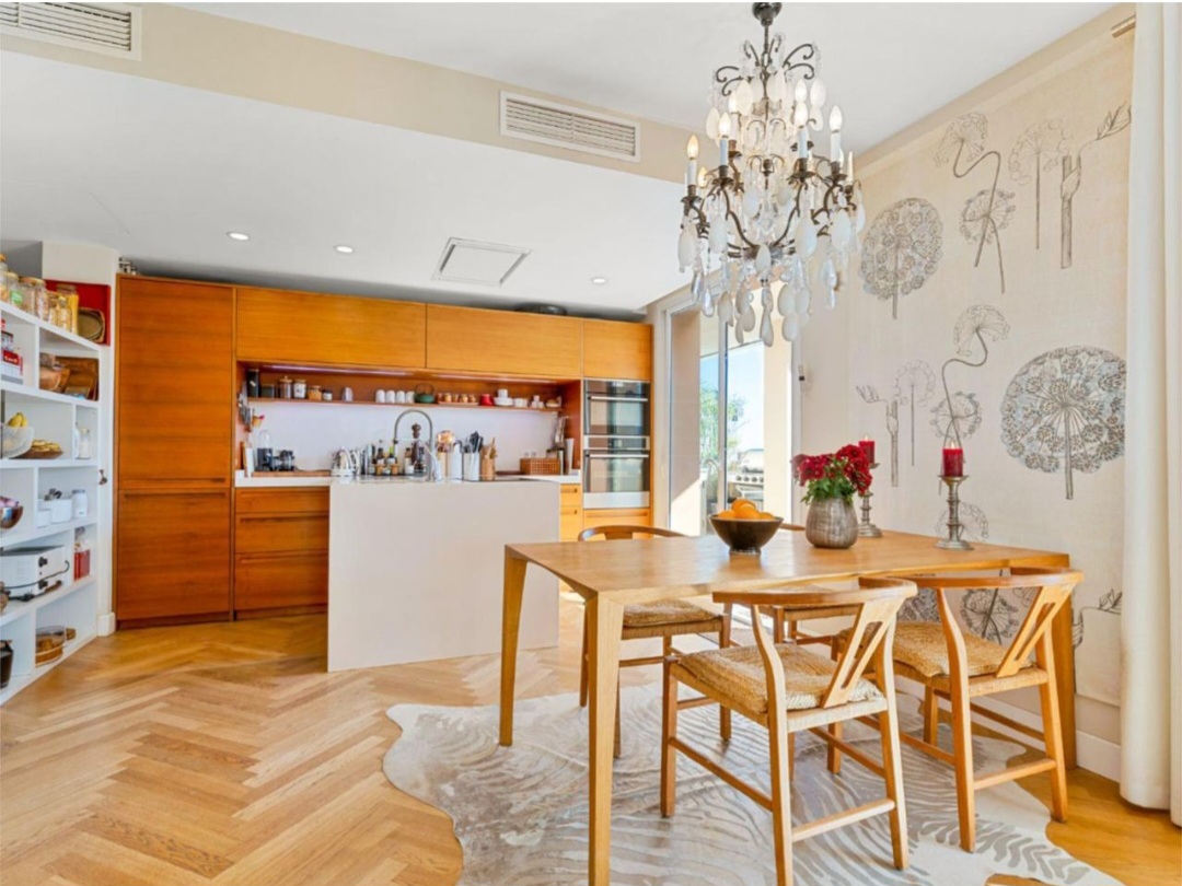 Ático exclusivo de 4 dormitorios con gran terraza en el corazón de Fuengirola