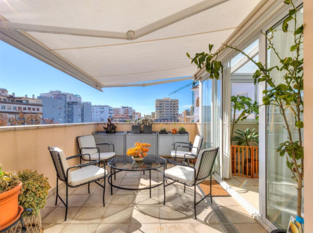 Ático exclusivo de 4 dormitorios con gran terraza en el corazón de Fuengirola