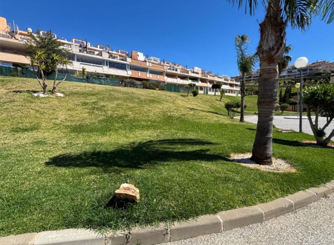 Espectacular ático con vistas panorámicas al mar y la montaña en Hacienda de Casares