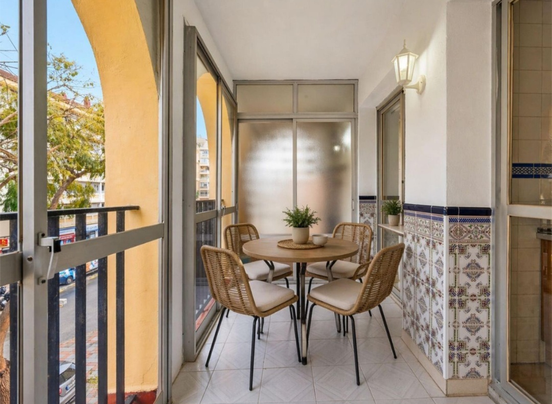 Espectacular piso de 3 dormitorios con licencia turística a 200 m de la playa – Fuengirola centro