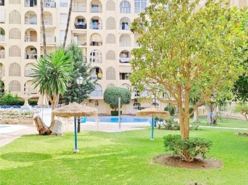 Espectacular piso de 3 dormitorios con licencia turística a 200 m de la playa – Fuengirola centro