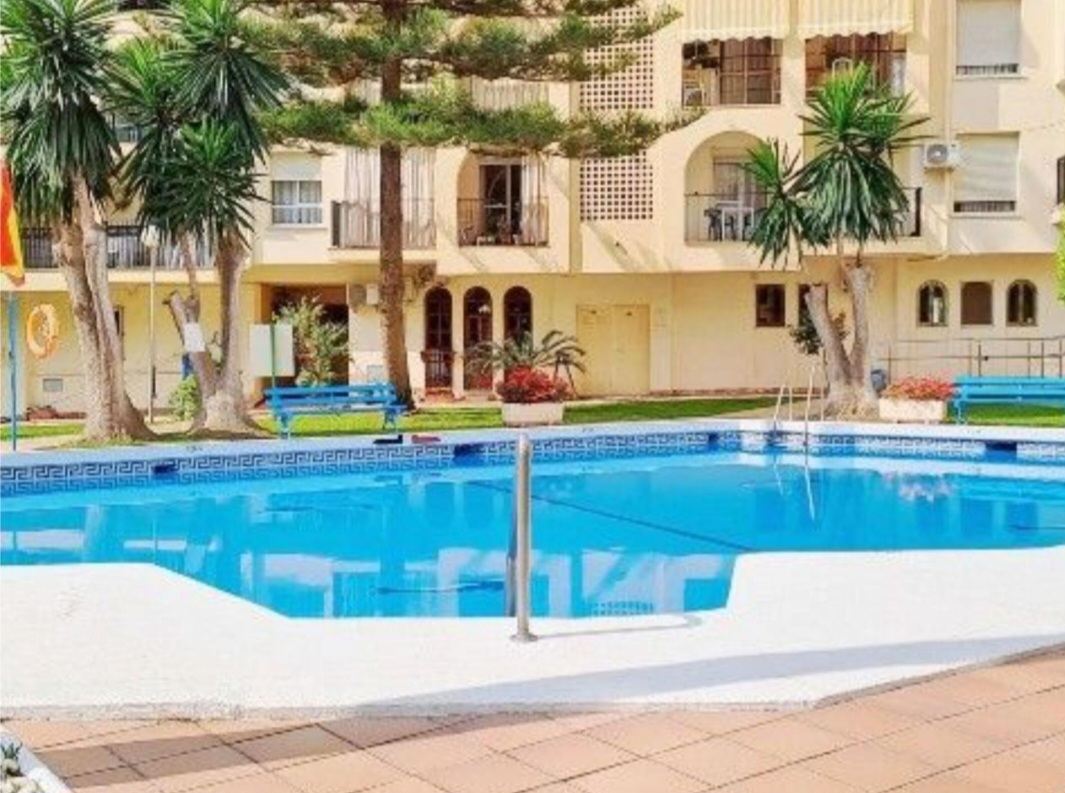 Espectacular piso de 3 dormitorios con licencia turística a 200 m de la playa – Fuengirola centro