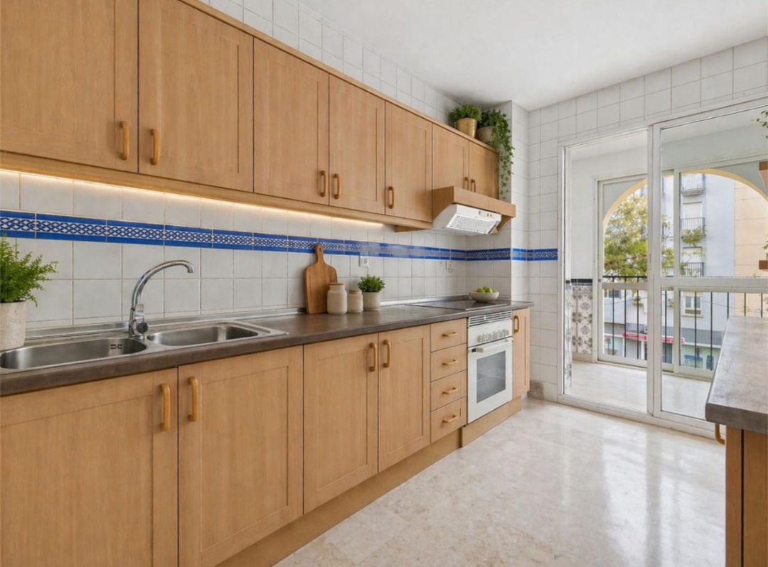 Espectacular piso de 3 dormitorios con licencia turística a 200 m de la playa – Fuengirola centro