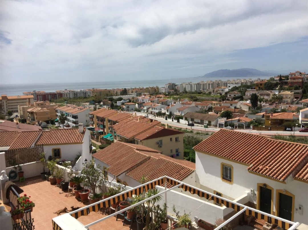 Chalet pareado con vistas al mar en Urb. Lo Cea – Rincón de la Victoria